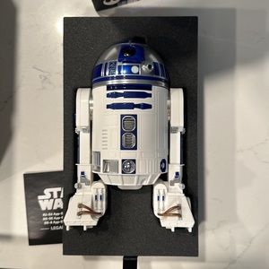 Sphero R2-D2 app enabled droid